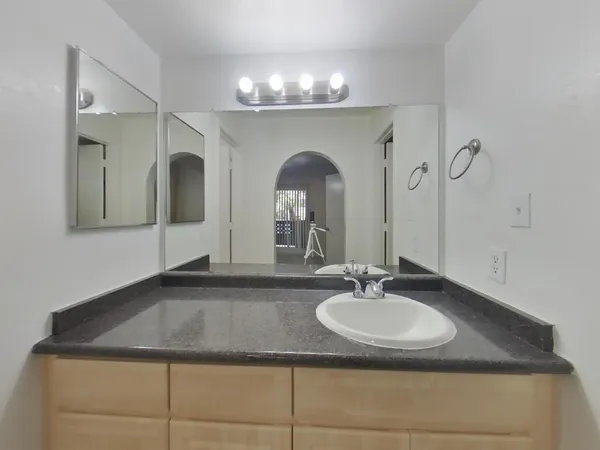 $1,499 | 1880 East Morten Avenue, Phoenix, AZ 85020