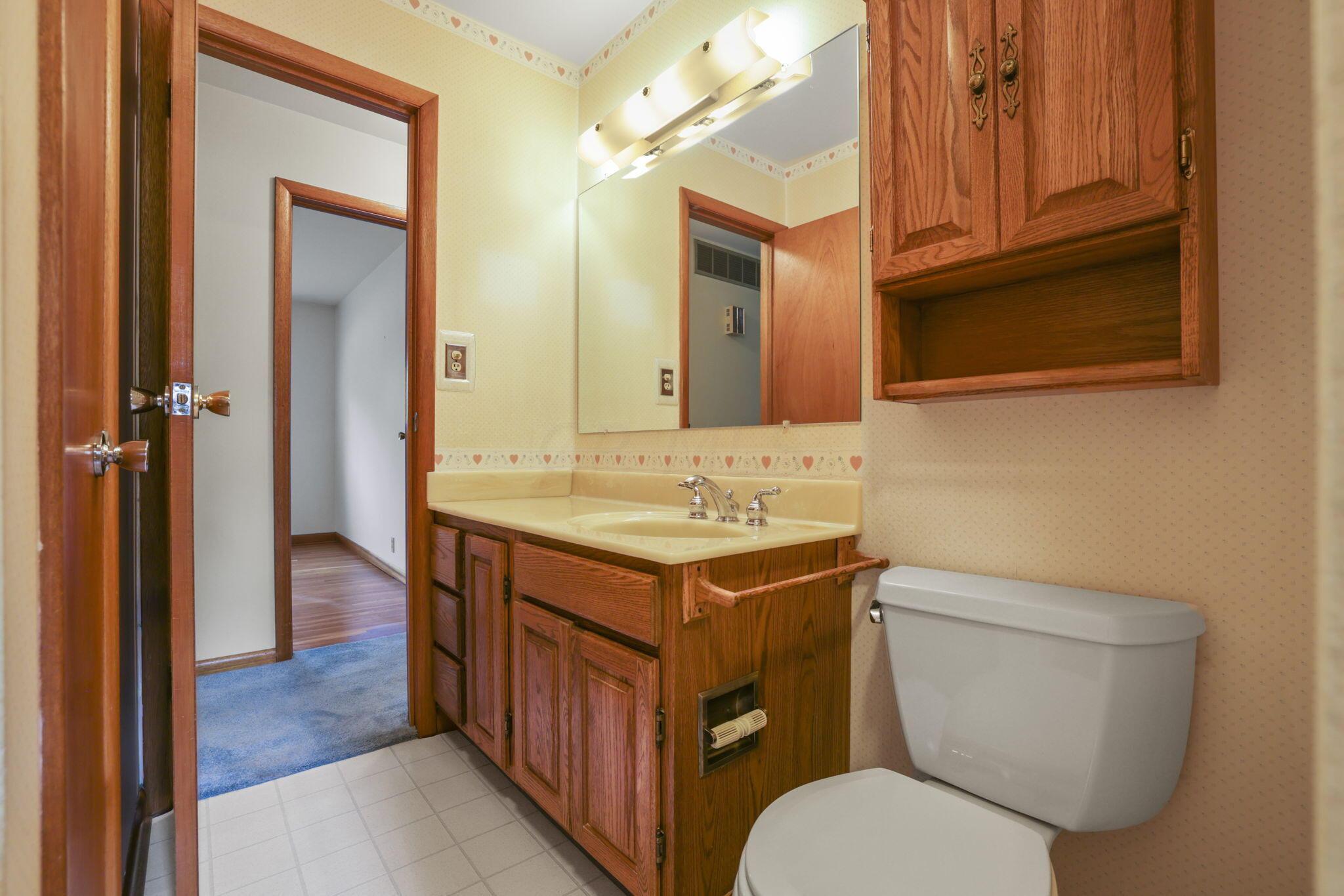 702 Sherwick Road Newark, OH 43055 - Photo 26 of 54 Bathroom