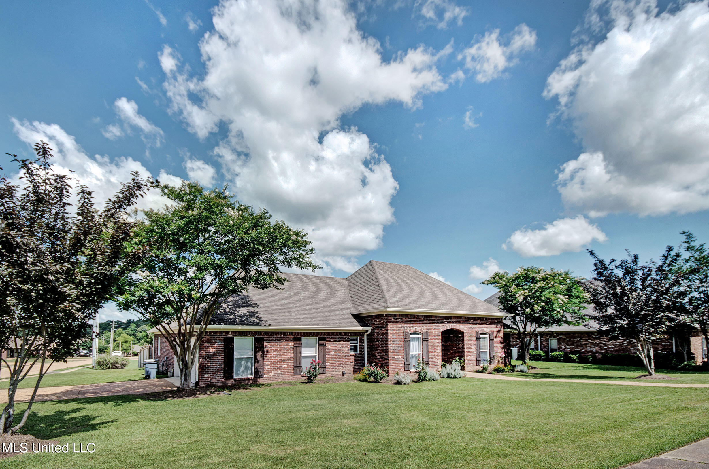 312 Faith Way Brandon, MS 39042 - Photo 3 of 41 IMGP1447_8_9