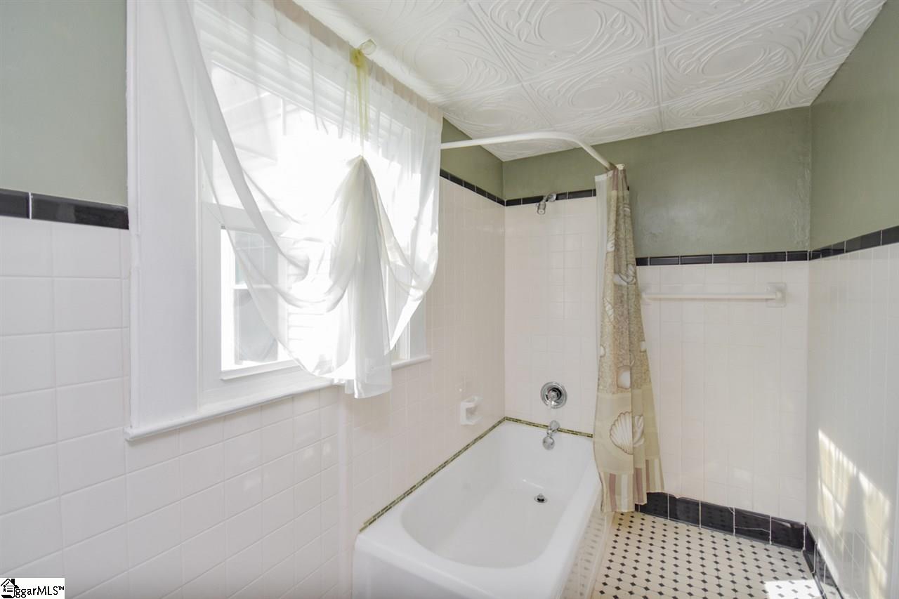 301 North Main Street Fountain Inn, SC 29644 - Photo 23 of 34 Upstairs Guest Bath
