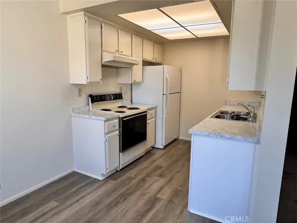 $2,650 | 630 Bridgeport Circle, Unit 8, Fullerton, CA 92833