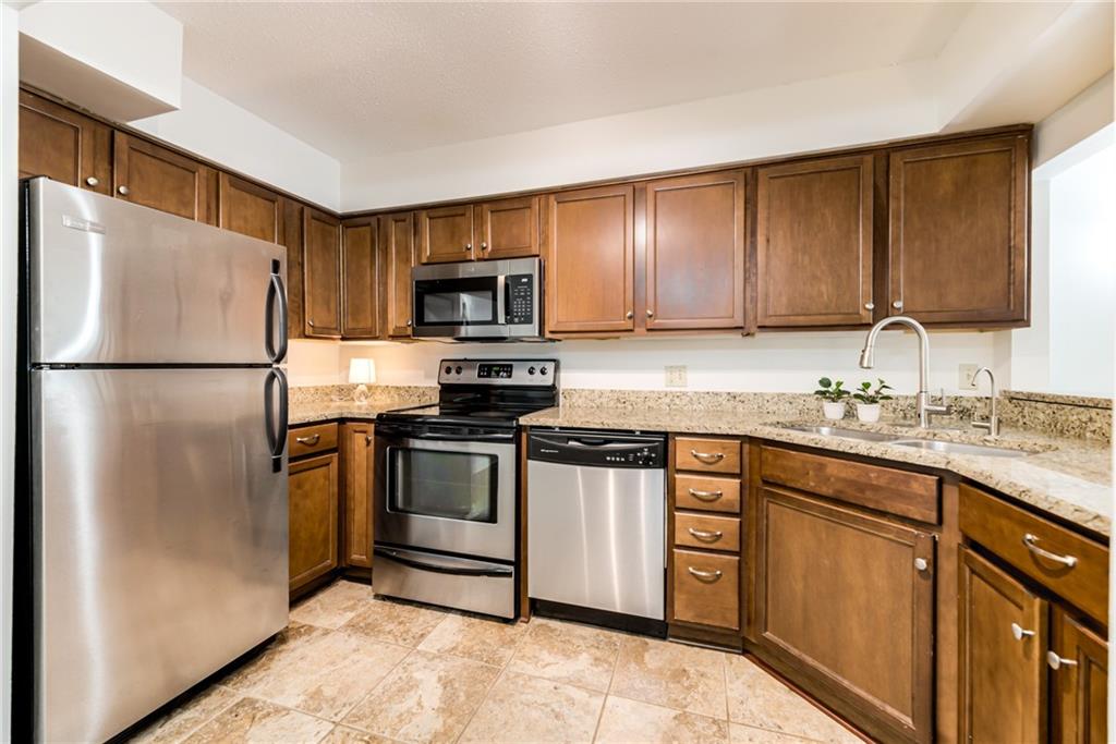 3602 Gillham Road, Unit 4 Kansas City, MO 64111 - Photo 14 of 27