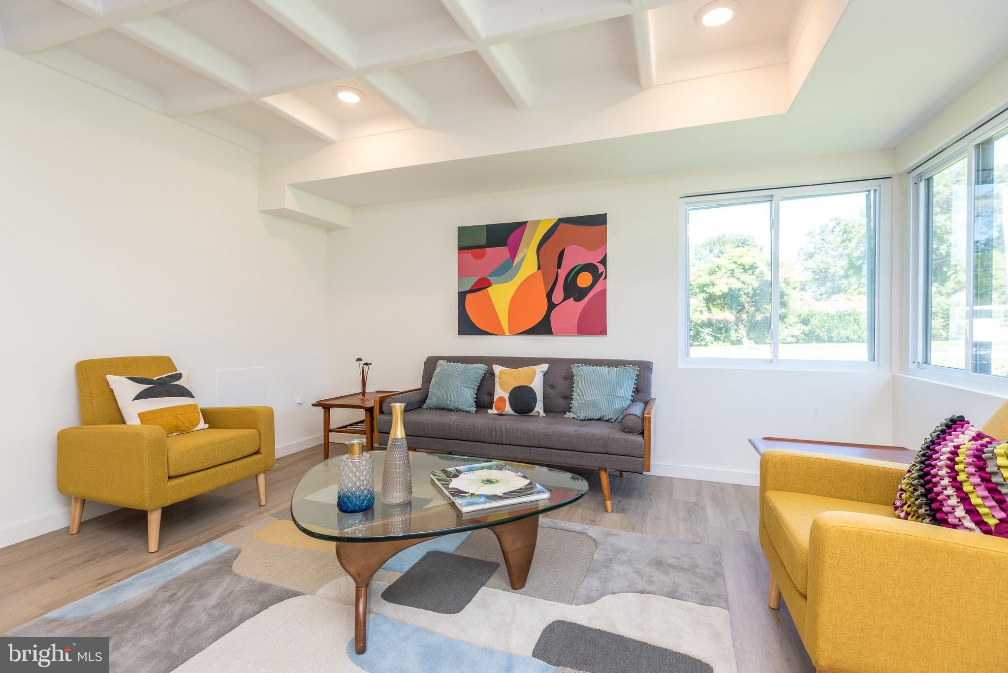 8100 Douglas Road Glenside, PA 19038 - Photo 9 of 30 Living Room