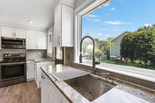 $630,000 | 36 Hasbrouck Drive, Poughkeepsie, NY 12603