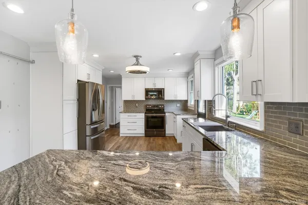 $630,000 | 36 Hasbrouck Drive, Poughkeepsie, NY 12603