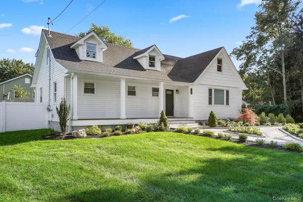 $630,000 | 36 Hasbrouck Drive, Poughkeepsie, NY 12603