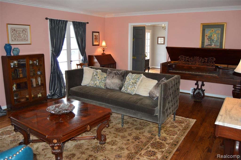 637 Middlesex Road Grosse Pointe Park, MI 48230 - Photo 15 of 44
