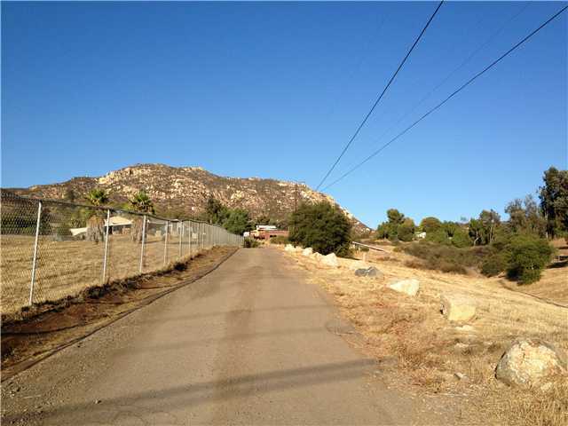 14420 Rios Canyon Road El Cajon, CA 92021 - Photo 24 of 25 Entry driveway splits property.