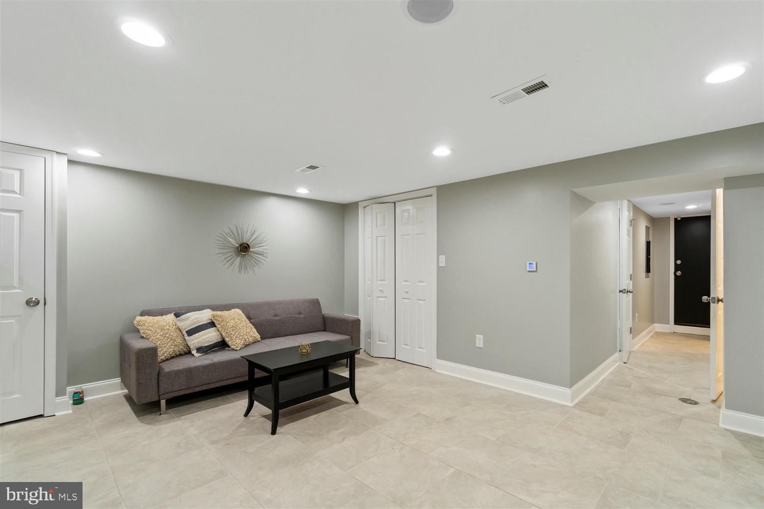4026 Grantley Road Baltimore, MD 21215 - Photo 14 of 35 Gallery Image 14