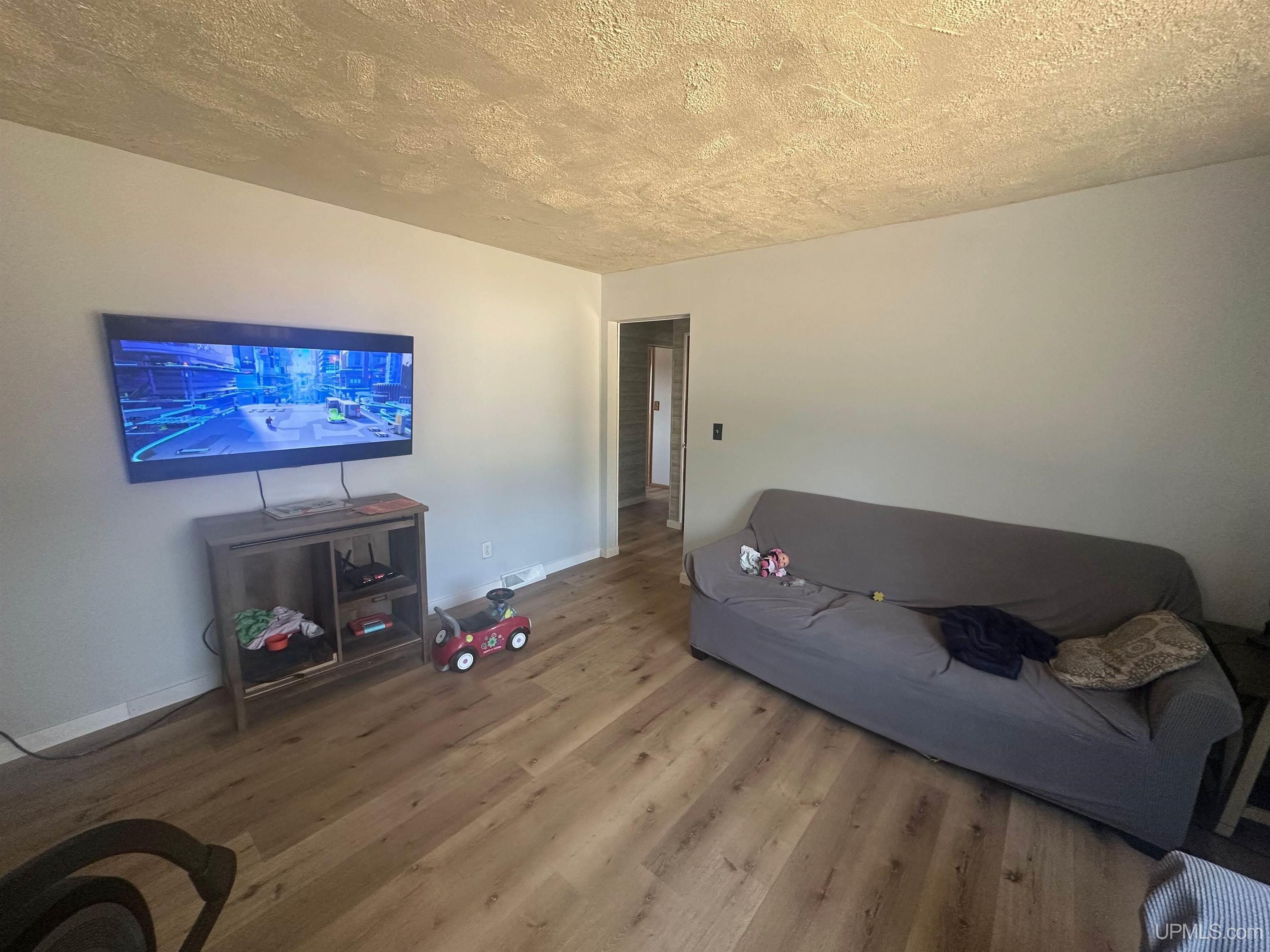 5785 25th Road Gladstone, MI 49837 - Photo 8 of 14 Gallery Image 8