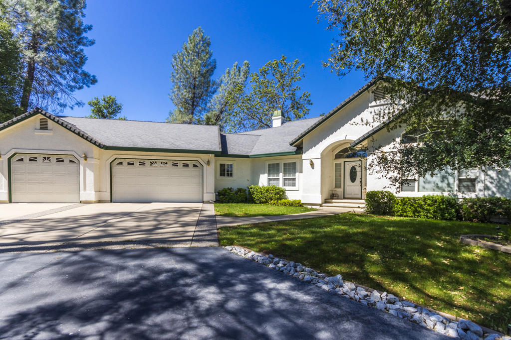 10050 Tilton Mine Road Redding, CA 96001 - Photo 1 of 35 front1