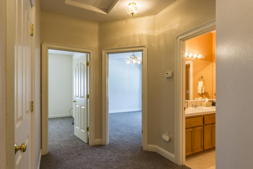 10050 Tilton Mine Road Redding, CA 96001 - Photo 18 of 35 hallway
