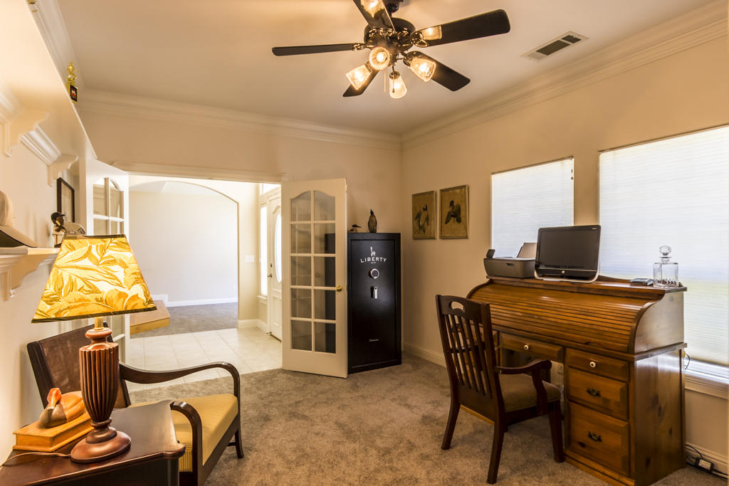 10050 Tilton Mine Road Redding, CA 96001 - Photo 19 of 35 office
