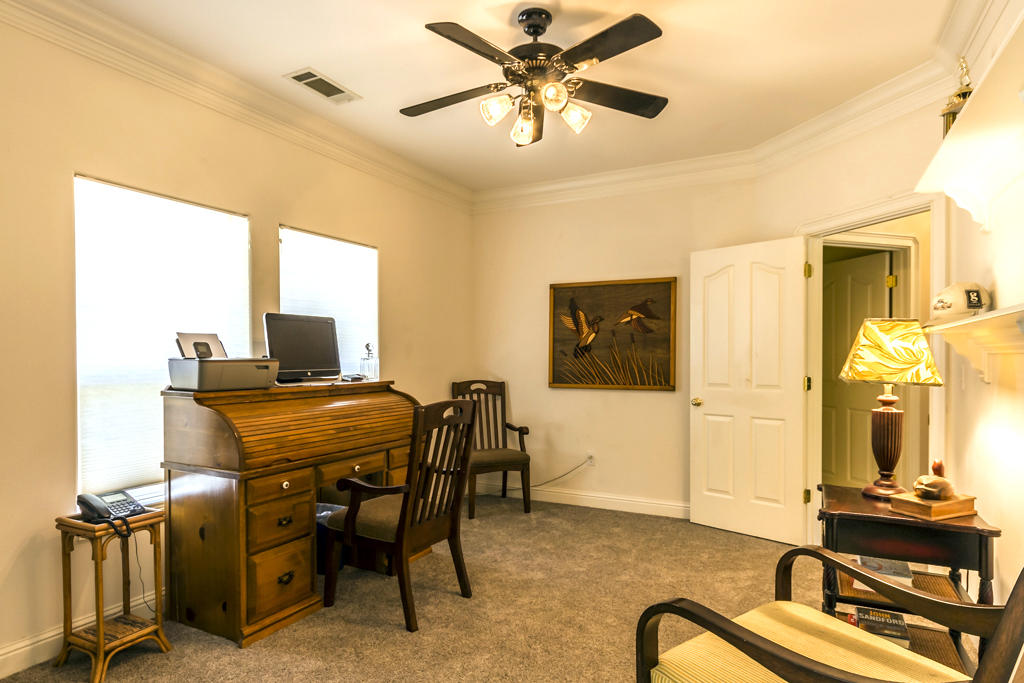 10050 Tilton Mine Road Redding, CA 96001 - Photo 20 of 35 office2
