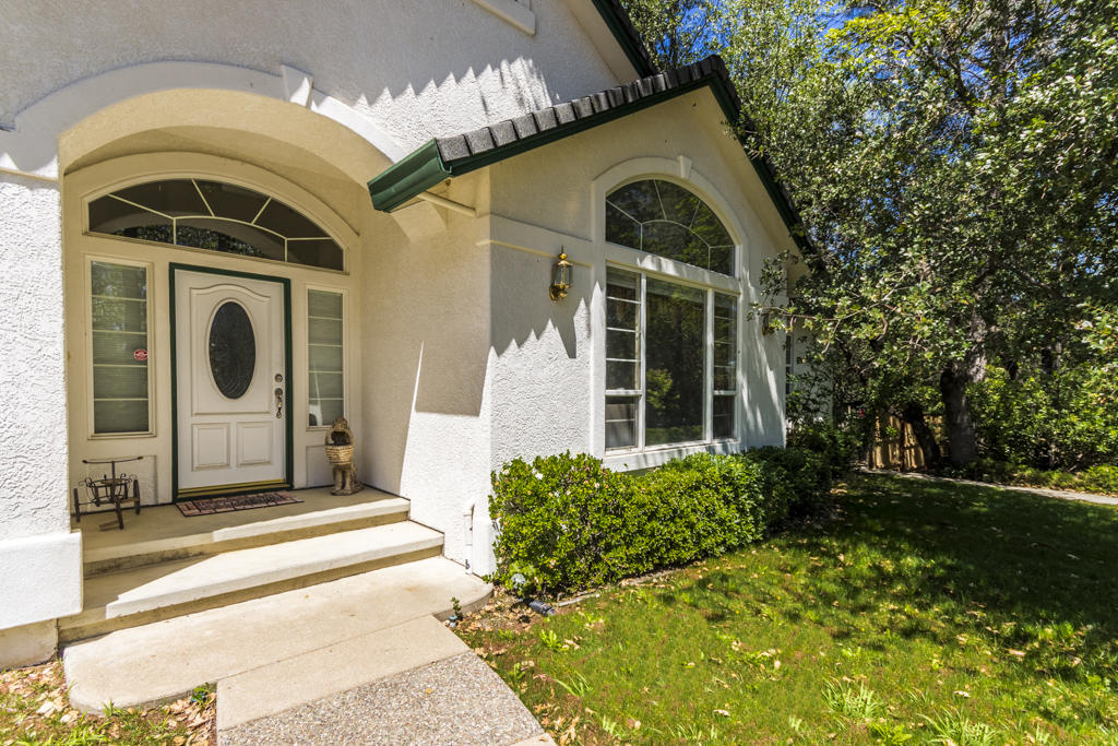 10050 Tilton Mine Road Redding, CA 96001 - Photo 34 of 35 front door
