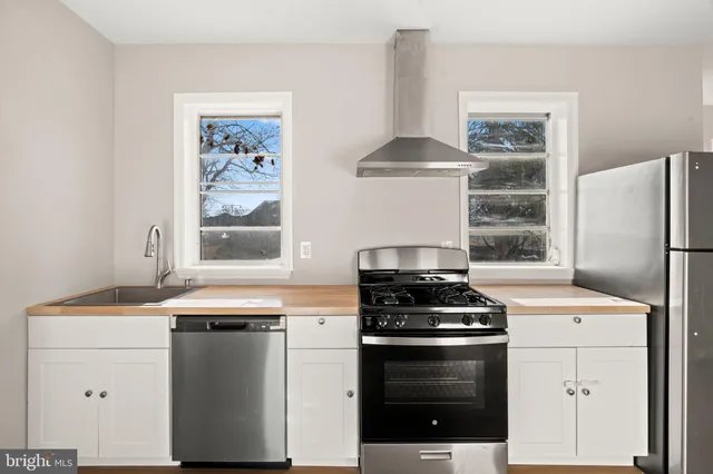 $2,400 | 606 Spruce Street, Delanco, NJ 08075