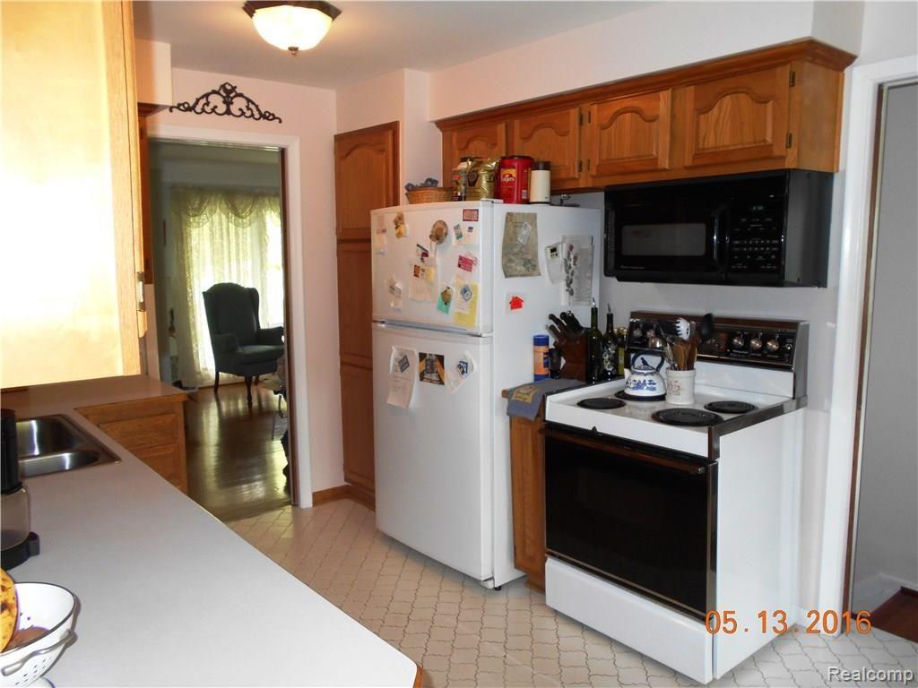 28313 Westerleigh Road Farmington Hills, MI 48334 - Photo 20 of 34