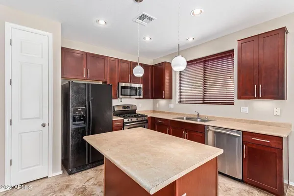 $2,150 | 15465 West Glenrosa Avenue, Goodyear, AZ 85395