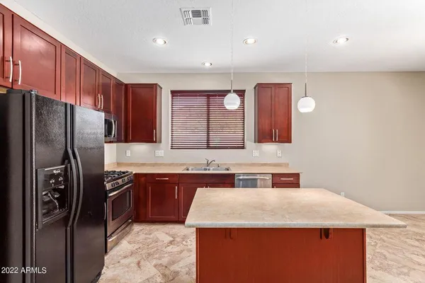 $2,150 | 15465 West Glenrosa Avenue, Goodyear, AZ 85395