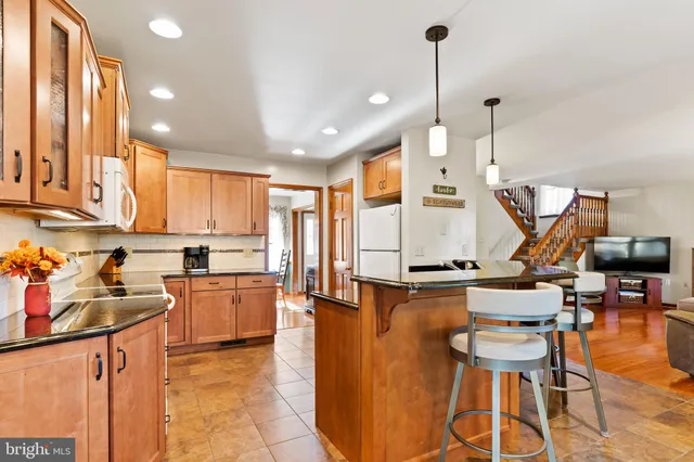 $425,000 | 16 Wetherburn Road, Enola, PA 17025