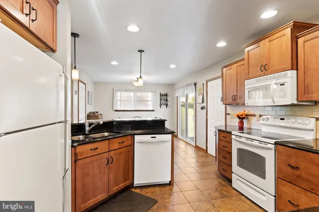 $425,000 | 16 Wetherburn Road, Enola, PA 17025