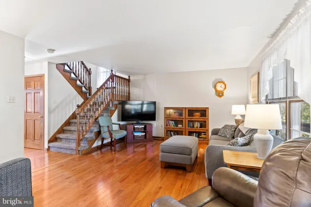 $425,000 | 16 Wetherburn Road, Enola, PA 17025