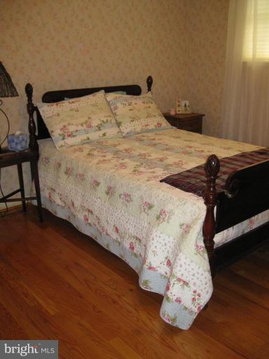 1204 Edgemont Road Towson, MD 21286 - Photo 12 of 25 Gleaming Hardwoods!!