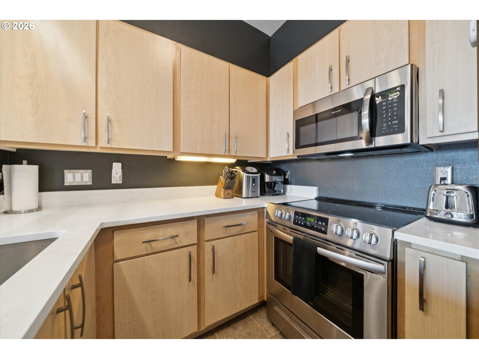 400 Northeast 100th Avenue, Unit 406 Portland, OR 97220 - Photo 17 of 37