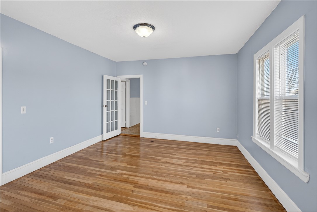 108 Sumner Avenue Central Falls, RI 02863 - Photo 18 of 39