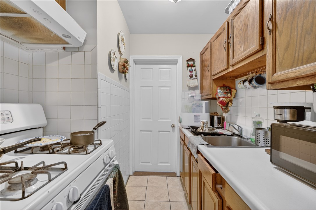 108 Sumner Avenue Central Falls, RI 02863 - Photo 34 of 39
