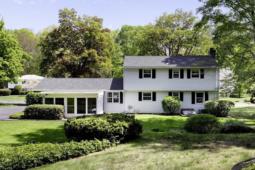 55 Longfellow Road Holyoke, MA 01040 - Photo 8 of 35