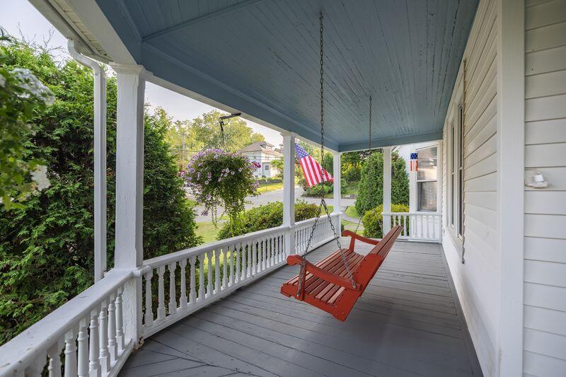 105 Franklin Street Rumford, ME 04276 - Photo 2 of 49 XYIcQeZA.jpeg