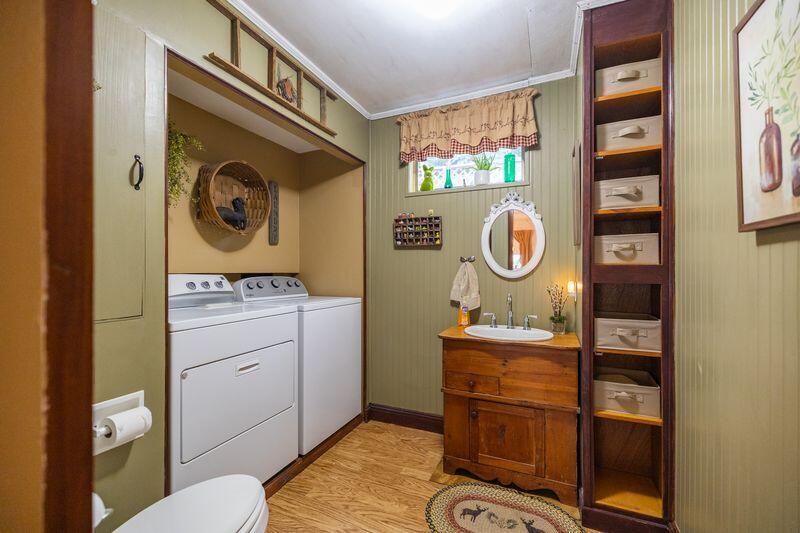 105 Franklin Street Rumford, ME 04276 - Photo 10 of 49 S4Ta3Y6g.jpeg