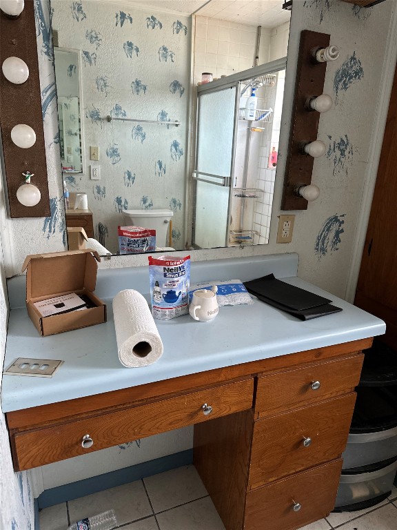 1001 Red Bud Street Channelview, TX 77530 - Photo 14 of 21 a view of living room with furniture and a mirror