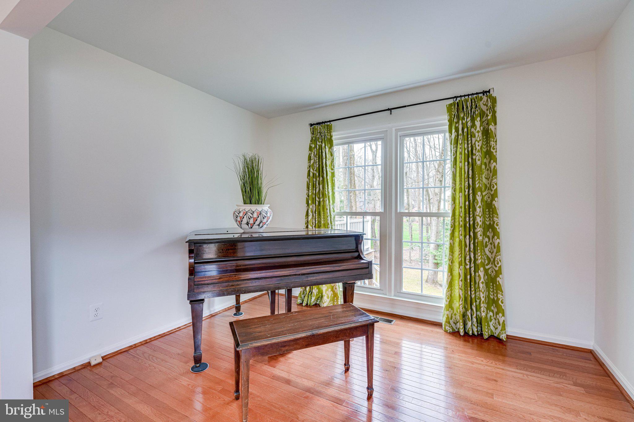 926 Ridge Drive McLean, VA 22101 - Photo 8 of 63