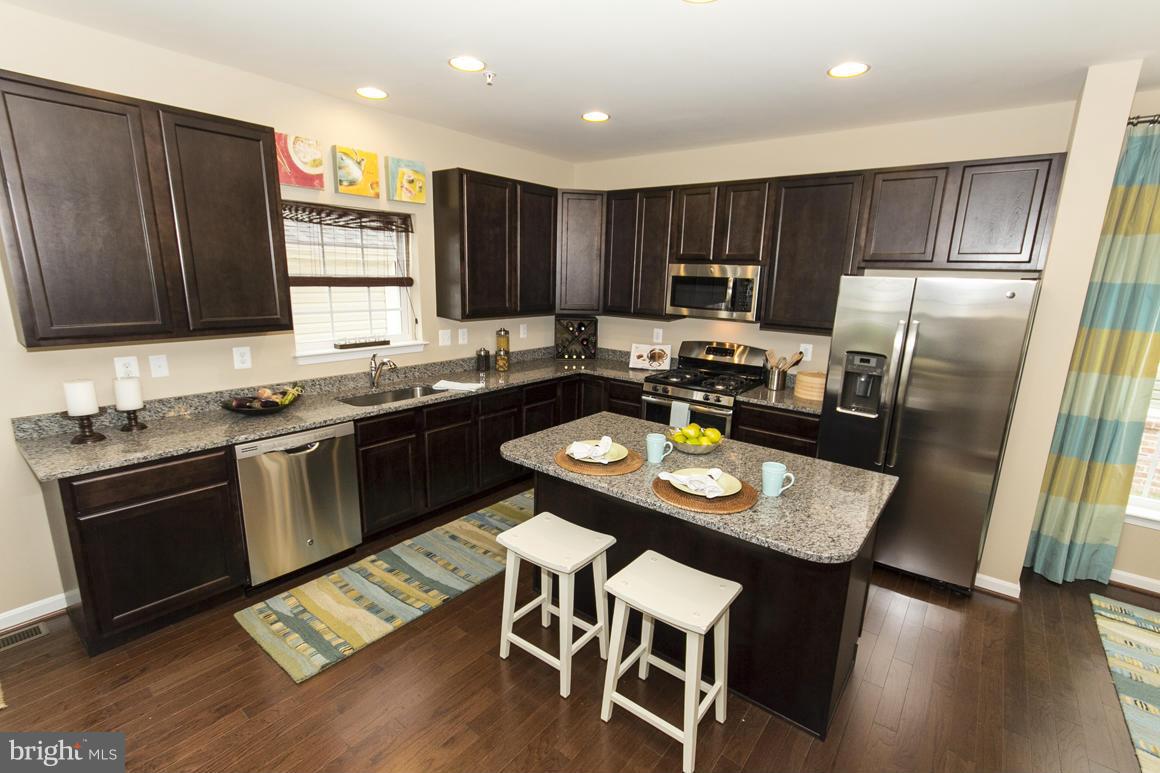 1646 Renaissance Drive Baltimore, MD 21221 - Photo 11 of 30 Kitchen