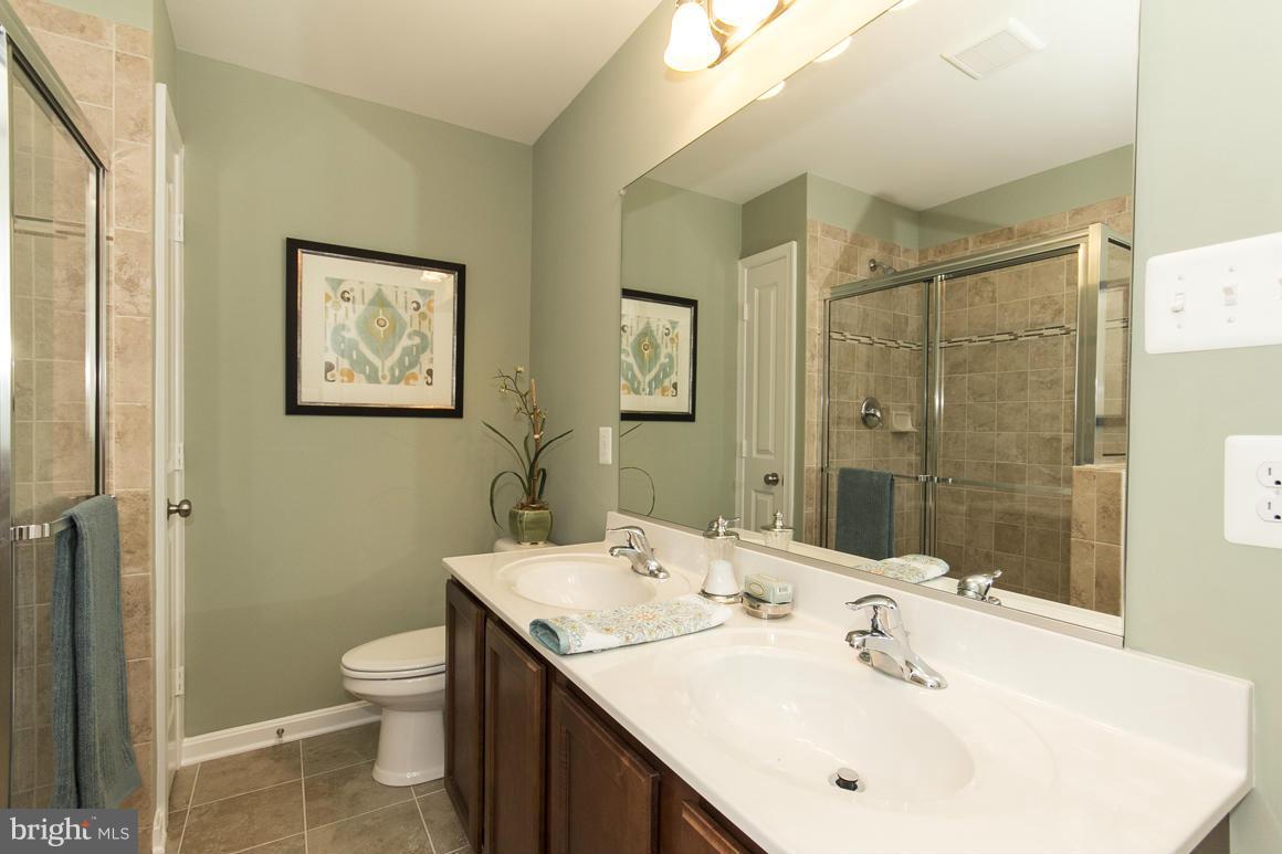 1646 Renaissance Drive Baltimore, MD 21221 - Photo 20 of 30 Bath (Master)