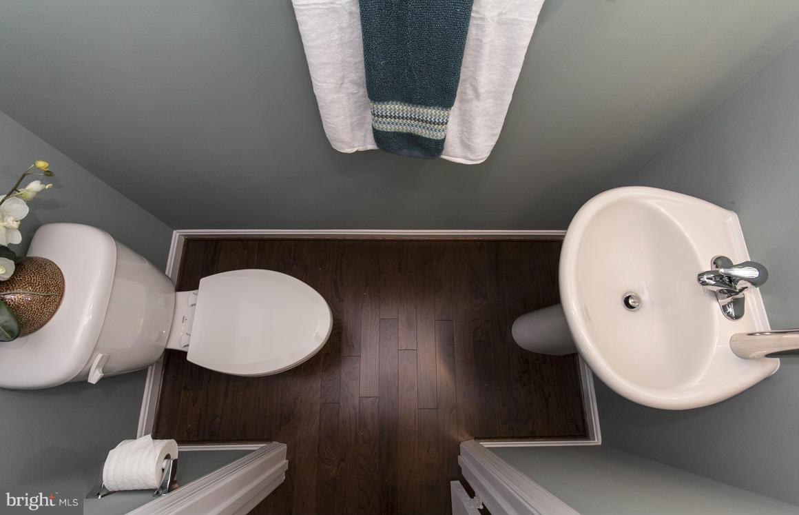 1646 Renaissance Drive Baltimore, MD 21221 - Photo 28 of 30 Bath