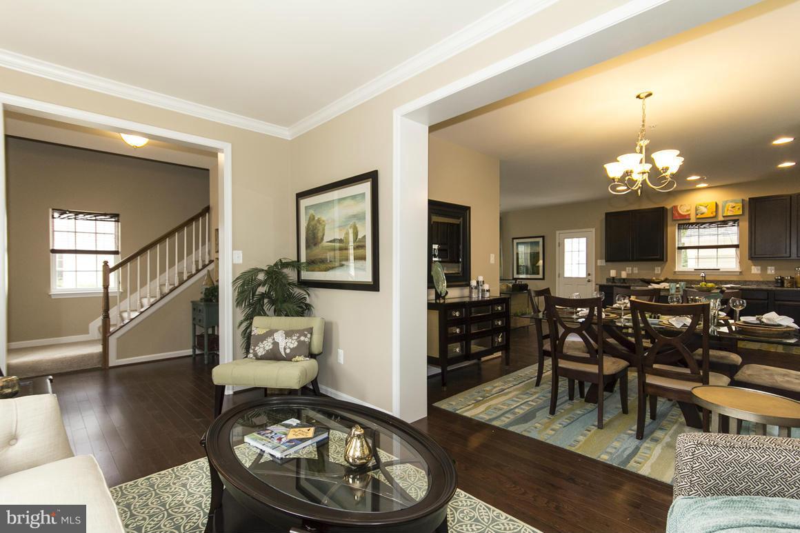 1646 Renaissance Drive Baltimore, MD 21221 - Photo 5 of 30 Dining Room