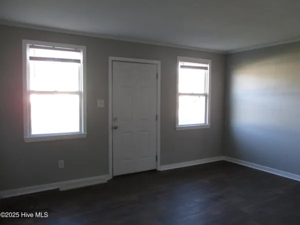 $897 | 1223 Davis Street, Jacksonville, NC 28540