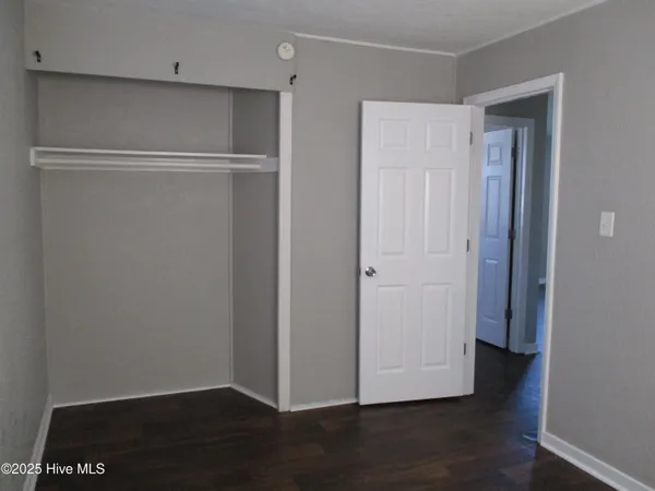 $897 | 1223 Davis Street, Jacksonville, NC 28540