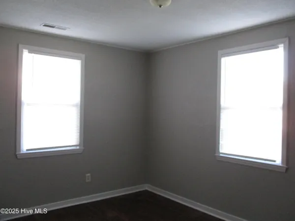 $897 | 1223 Davis Street, Jacksonville, NC 28540