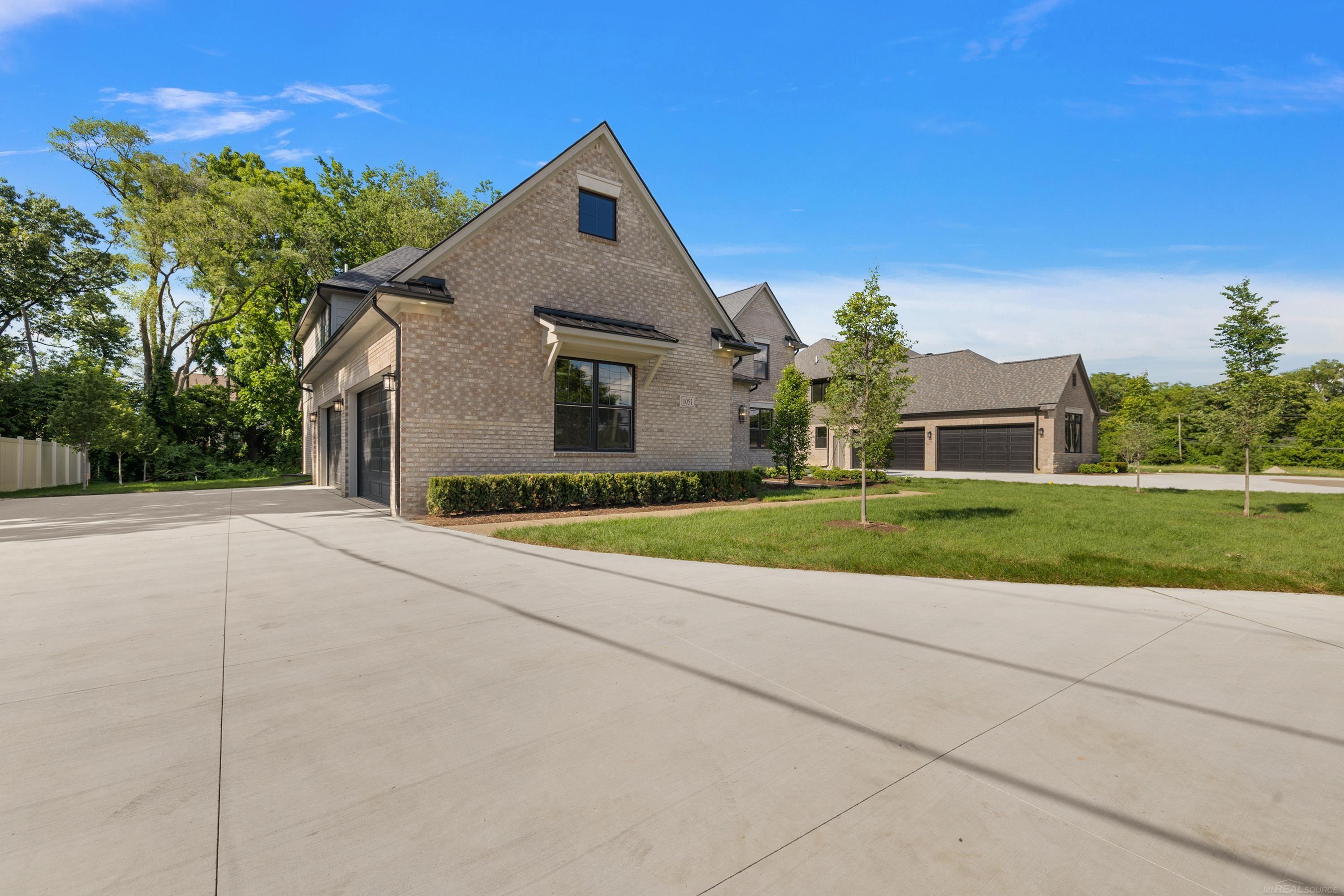 1051 East Avon Road Rochester Hills, MI 48307 - Photo 4 of 61 Gallery Image 4
