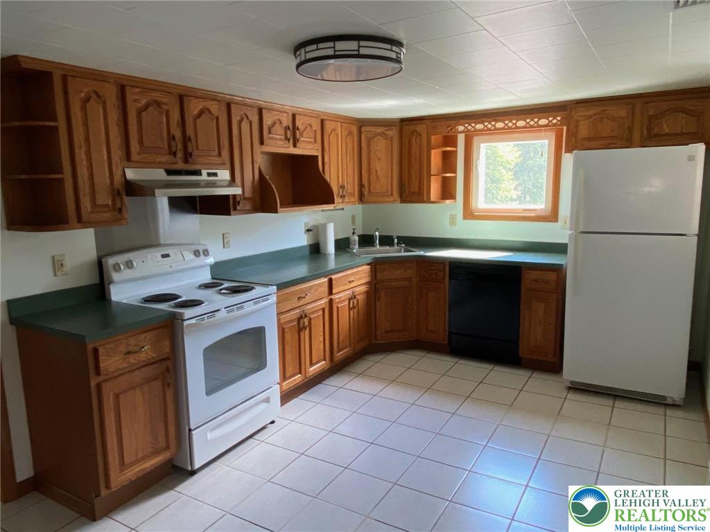 9046 Furnace Road Slatington, PA 18080 - Photo 4 of 15