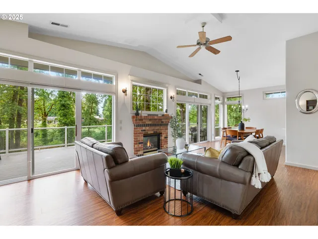 $889,900 | 690 North Shepherd Road, Washougal, WA 98671