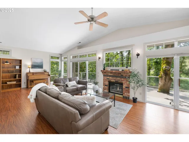 $889,900 | 690 North Shepherd Road, Washougal, WA 98671