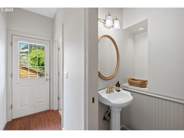 $889,900 | 690 North Shepherd Road, Washougal, WA 98671