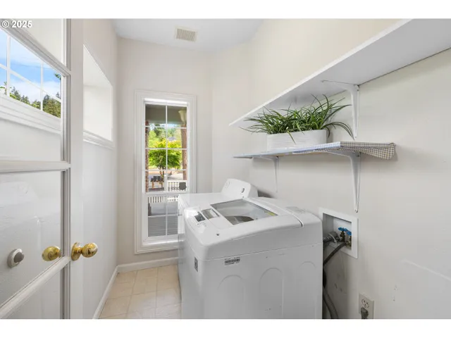 $889,900 | 690 North Shepherd Road, Washougal, WA 98671