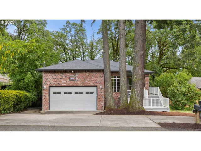 $889,900 | 690 North Shepherd Road, Washougal, WA 98671