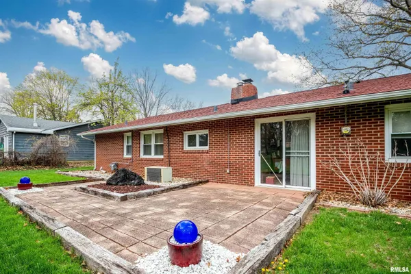 $179,900 | 514 West Timber Ridge Drive, Peoria, IL 61615